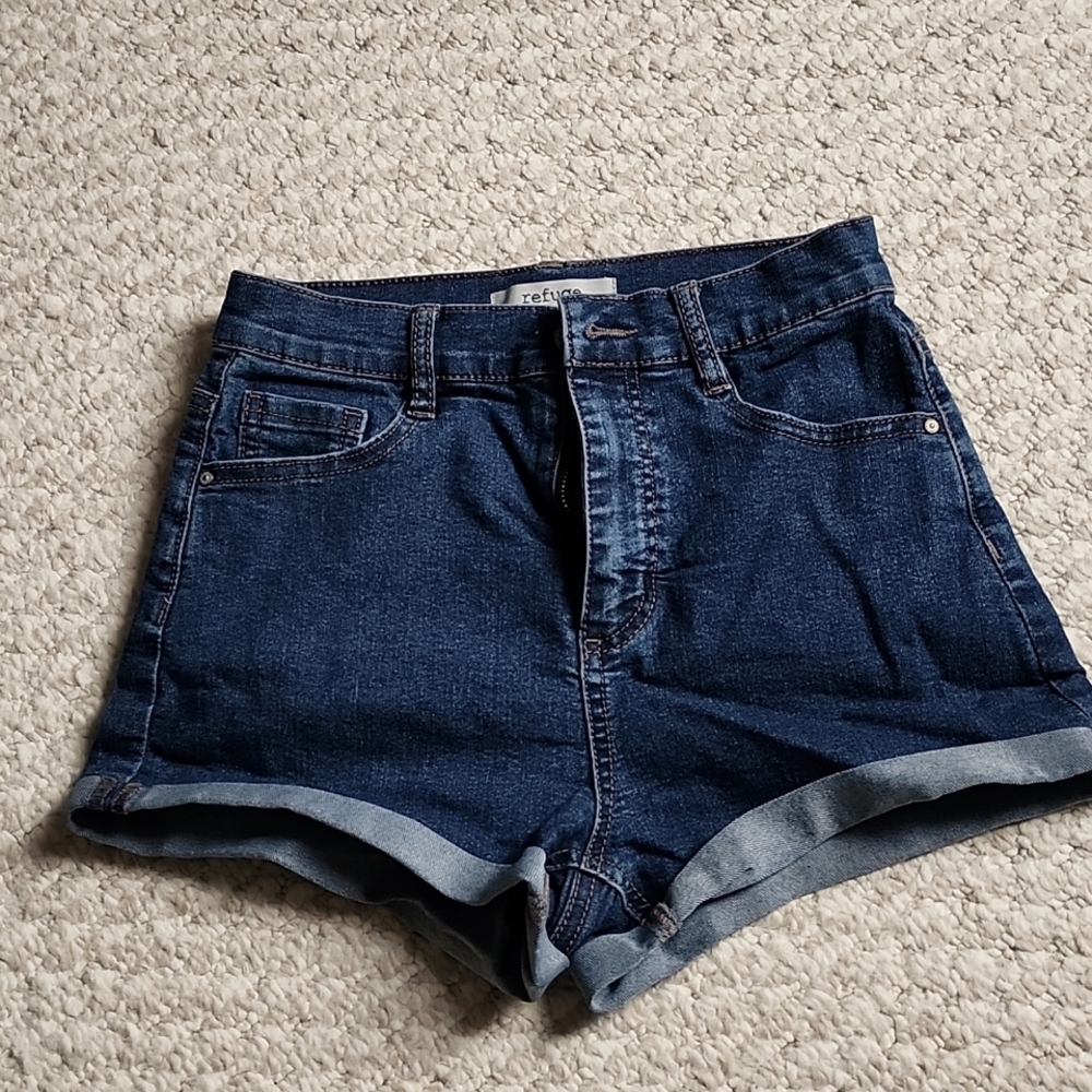 DENIM SHORTS
